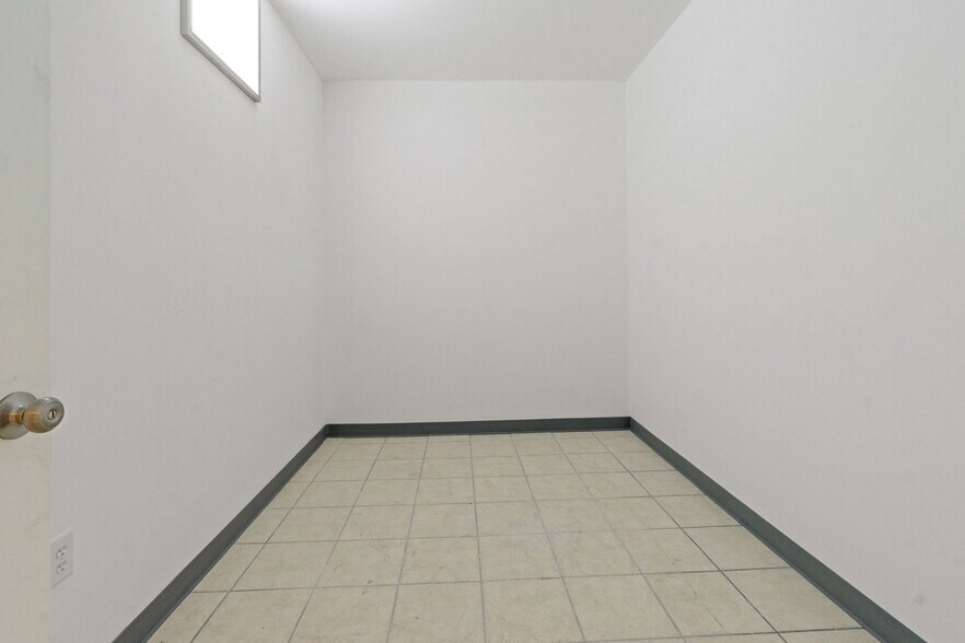 More Photos Of 1476-1480 State St, Schenectady Freestanding For Sale