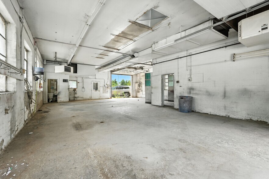 More Photos Of 717 East St, Pittsfield Auto Repair For Lease