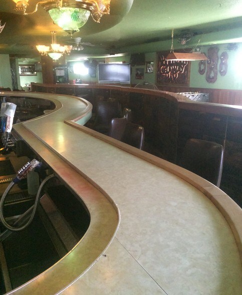 More Photos Of 130 Washington Ave, Iron River Freestanding For Sale