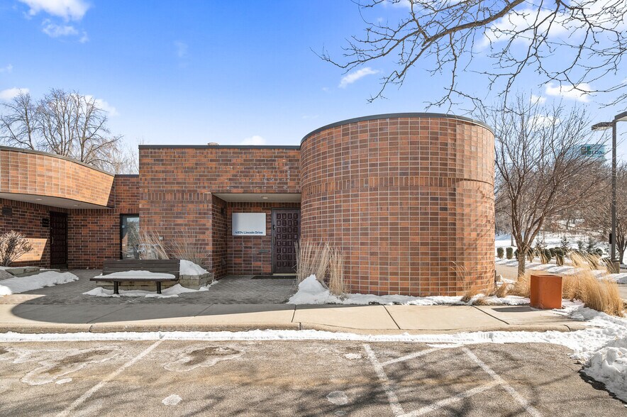 More Photos Of 4920-4934 Lincoln Dr, Edina Office For Sale