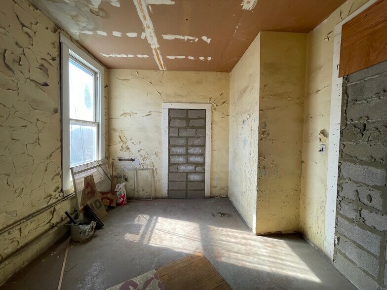 More Photos Of , Laredo General Retail For Sale