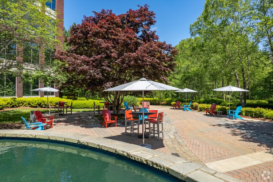 More Photos Of 3780 Mansell Rd, Alpharetta Unknown For Lease