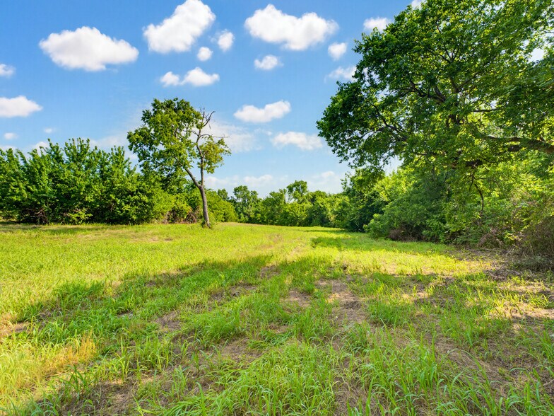 More Photos Of 1300 S Trenchard St, Decatur Land For Sale