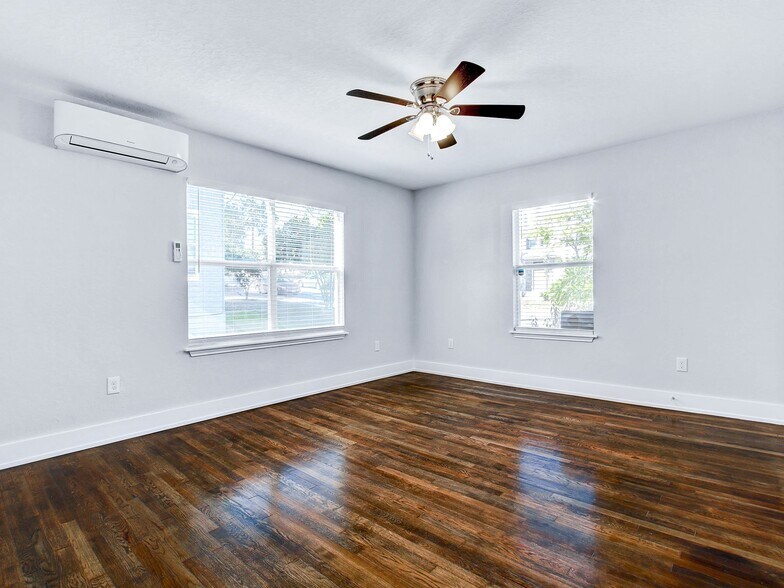 More Photos Of 1020 W French Plz, San Antonio Apartments For Sale