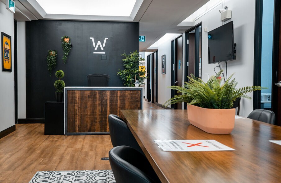 More Photos Of 350 Bay St, Toronto Office For Lease