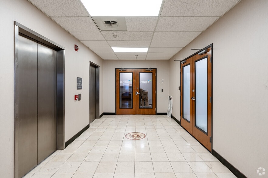 More Photos Of 3200 W Pleasant Run Rd, Lancaster Unknown For Lease