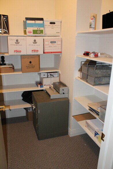 More Photos Of 12021 Pennsylvania St, Thornton Office Residential For Lease