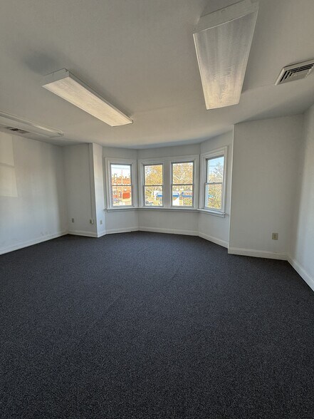 More Photos Of 7618 Ogontz Ave, Philadelphia Office For Sale