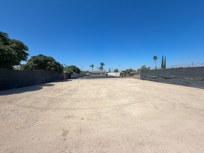 More Photos Of 10051 Mission Blvd, Jurupa Valley Contractor Storage Yard For Lease