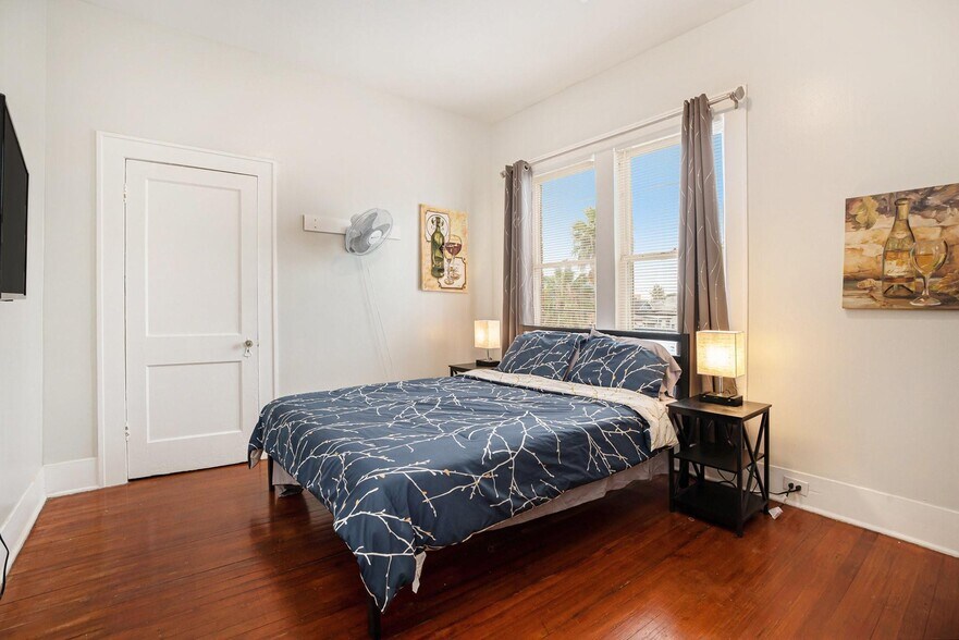 More Photos Of 1502 39th St, Galveston General Retail For Sale