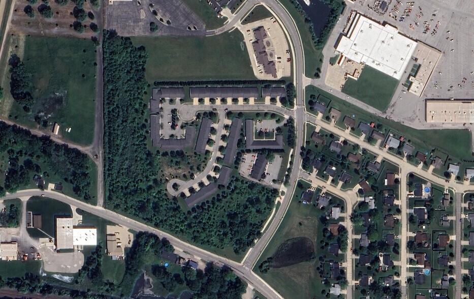 More Photos Of 1320 Knoll Crest Dr, Kendallville Apartments For Sale