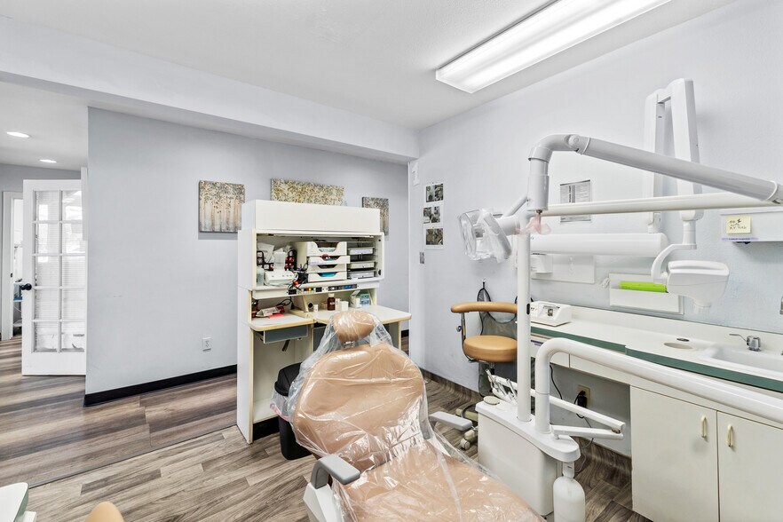 More Photos Of 235 W Noble Ave, Visalia Medical For Sale