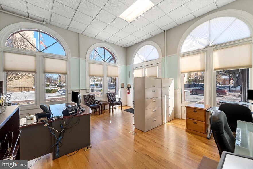More Photos Of 37-45 E Boscawen St, Winchester Office For Sale