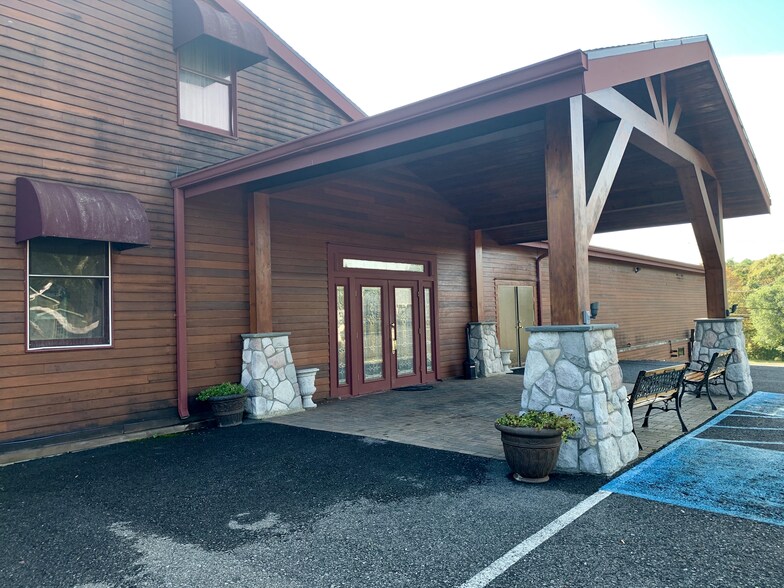 More Photos Of 746 Route 23B, Catskill Restaurant For Sale