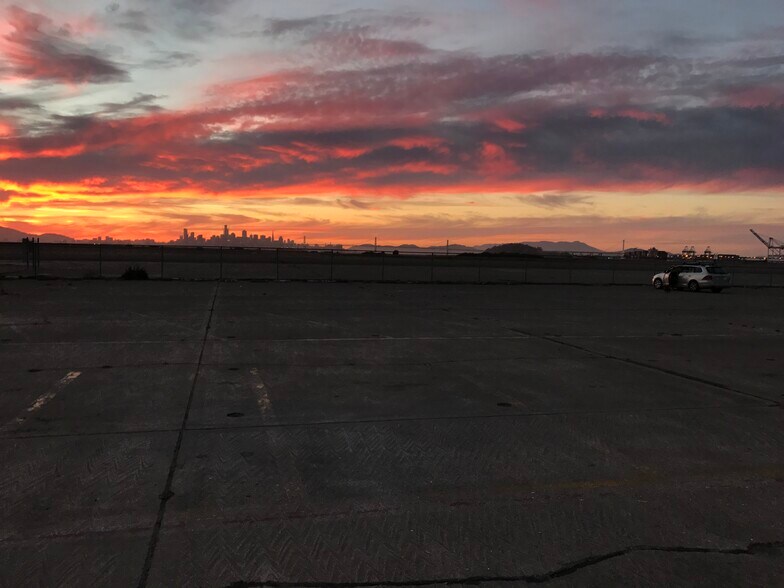 More Photos Of 2401 Monarch St, Alameda Light Manufacturing For Lease