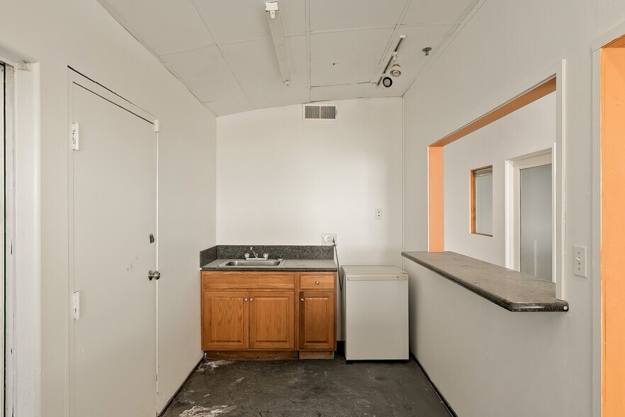 More Photos Of 3111 Ocean Front Walk, Marina Del Rey Apartments For Sale