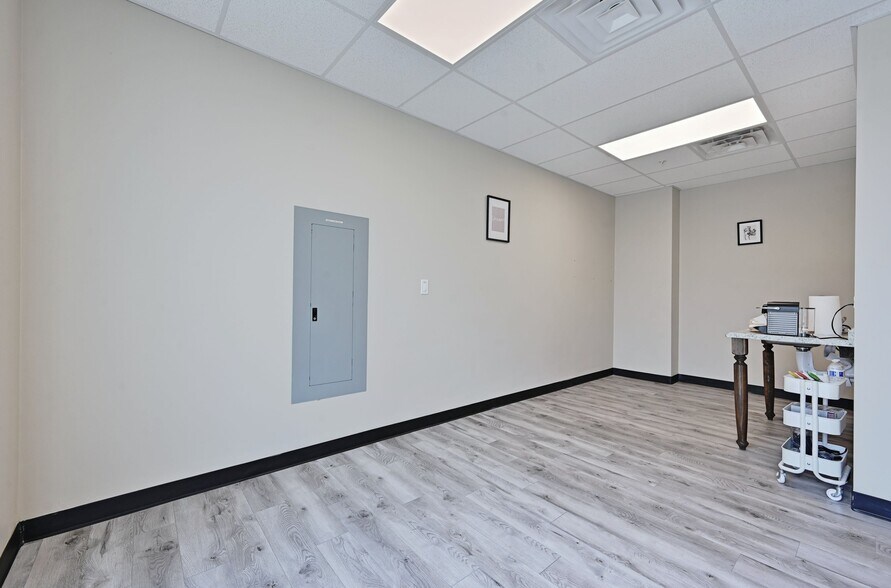 More Photos Of 2050 Double Creek Dr, Round Rock Medical For Lease