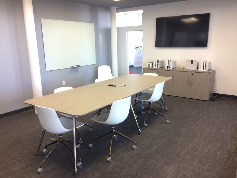More Photos Of 166 Valley St, Providence Office Residential For Lease