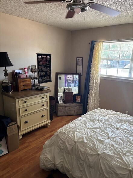More Photos Of 1815 Southline St, Cleveland Multifamily For Sale