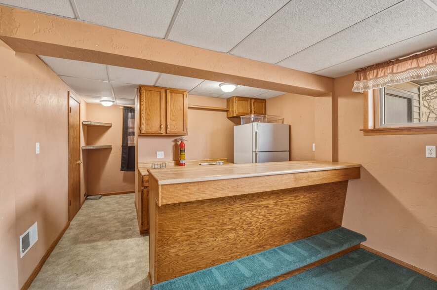 More Photos Of 3450 Mid Valley Dr, De Pere Flex For Sale