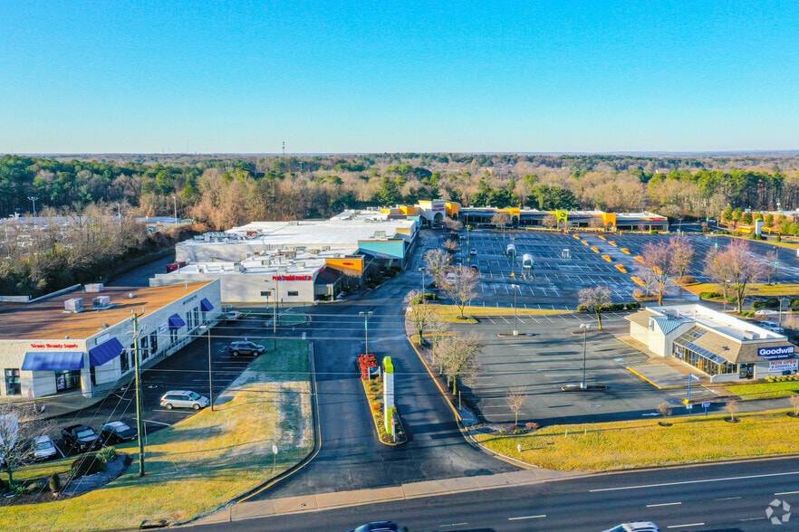 More Photos Of 9031-9051 W Broad St, Richmond General Retail For Lease