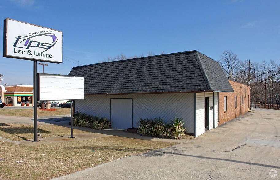 More Photos Of 2519 W Gate City Blvd, Greensboro Bar For Sale