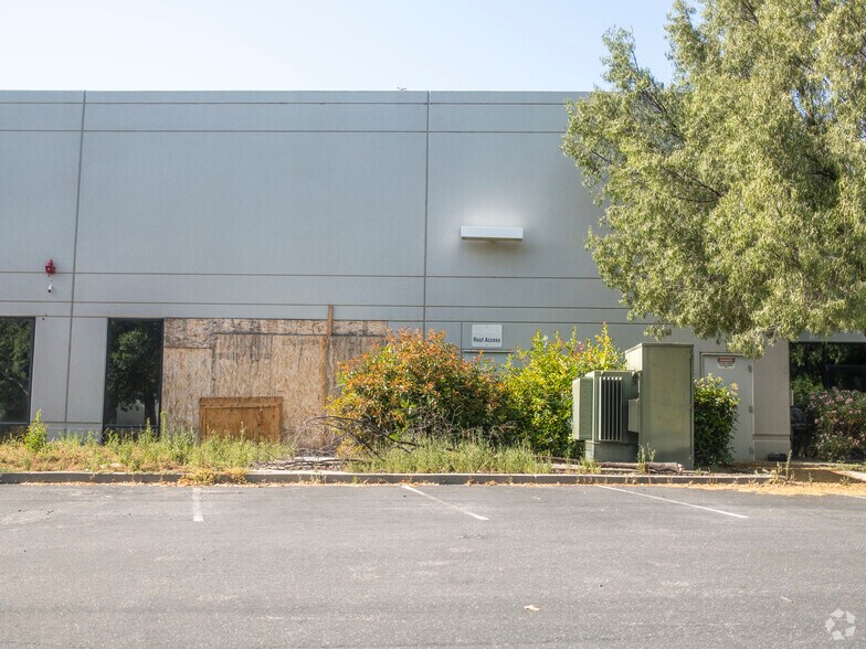 More Photos Of 5729 Fontanoso Way, San Jose Research And Development For Sale