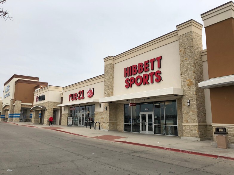 More Photos Of E Berry St, Fort Worth Unknown For Lease