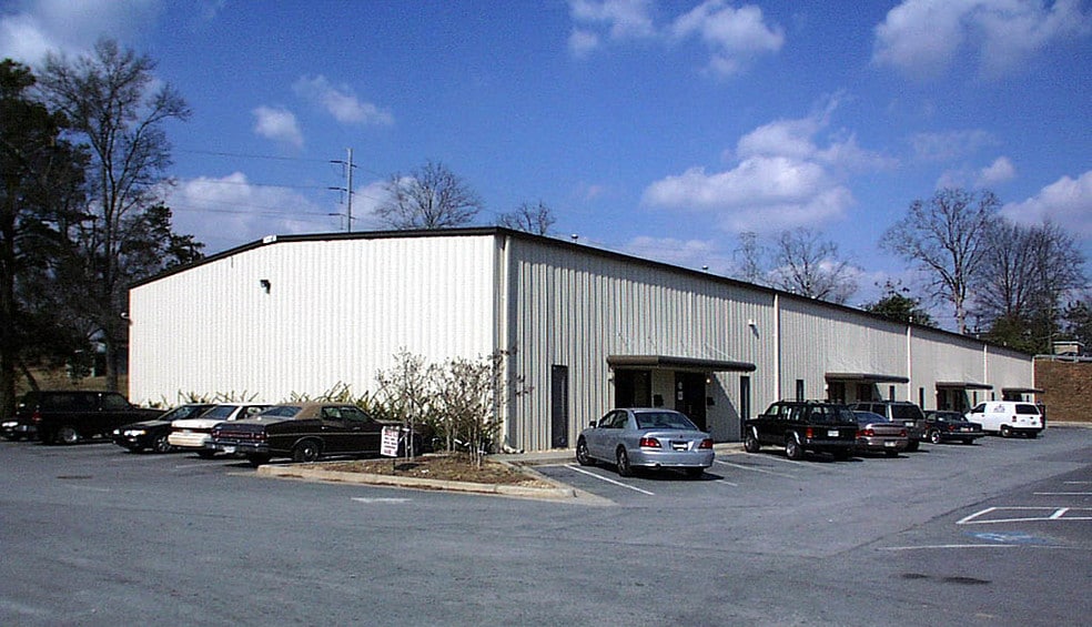 More Photos Of 450 S Cemetery St, Norcross Warehouse For Lease