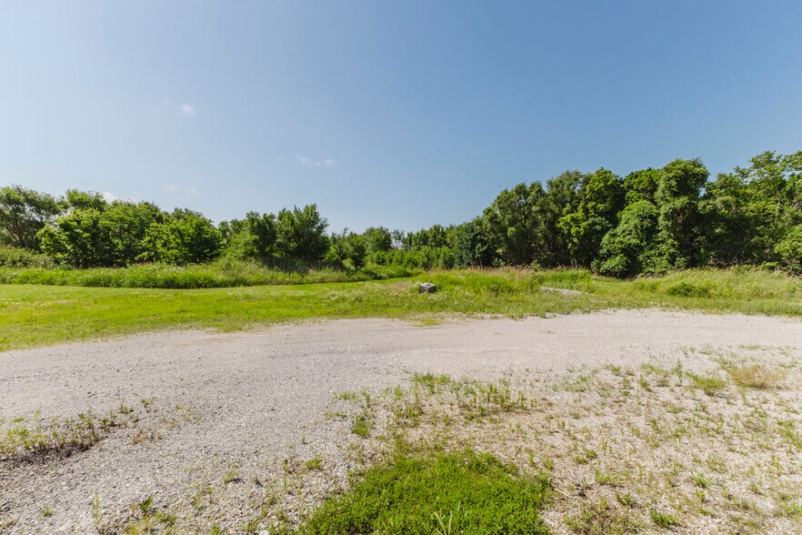 More Photos Of 3315 Central Ave, Winfield Warehouse For Sale