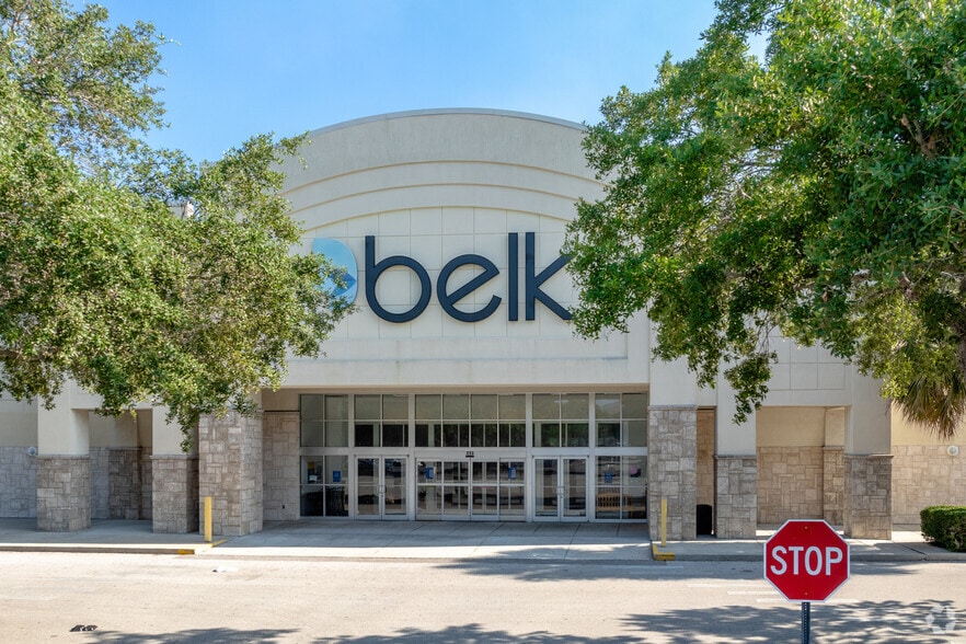 More Photos Of 231-470 Citi Centre St, Winter Haven Freestanding For Lease