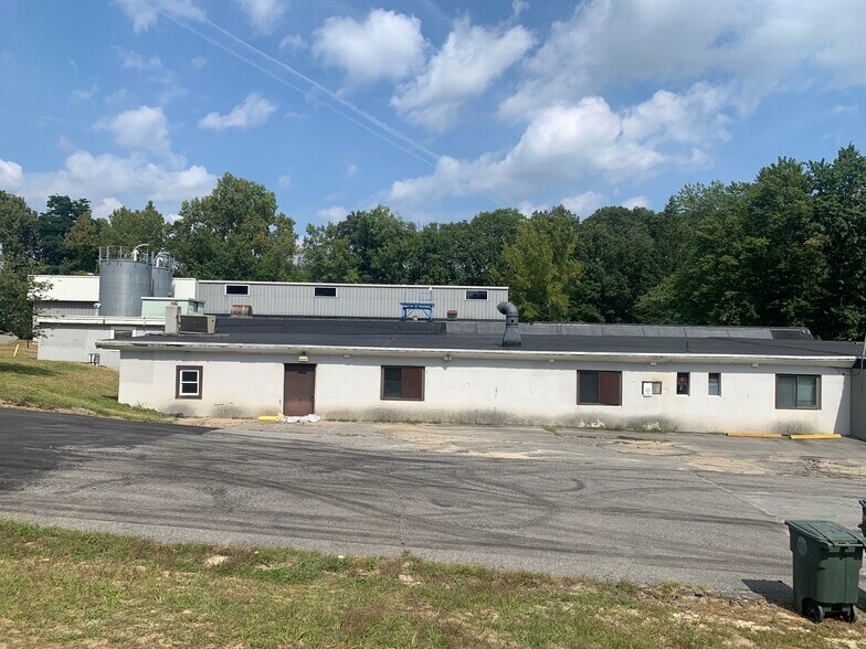 More Photos Of 62 Lakeview St, Leominster Warehouse For Sale