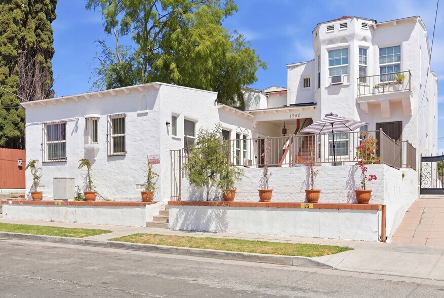 Primary Photo Of 1250 N Mariposa Ave, Los Angeles Apartments For Sale
