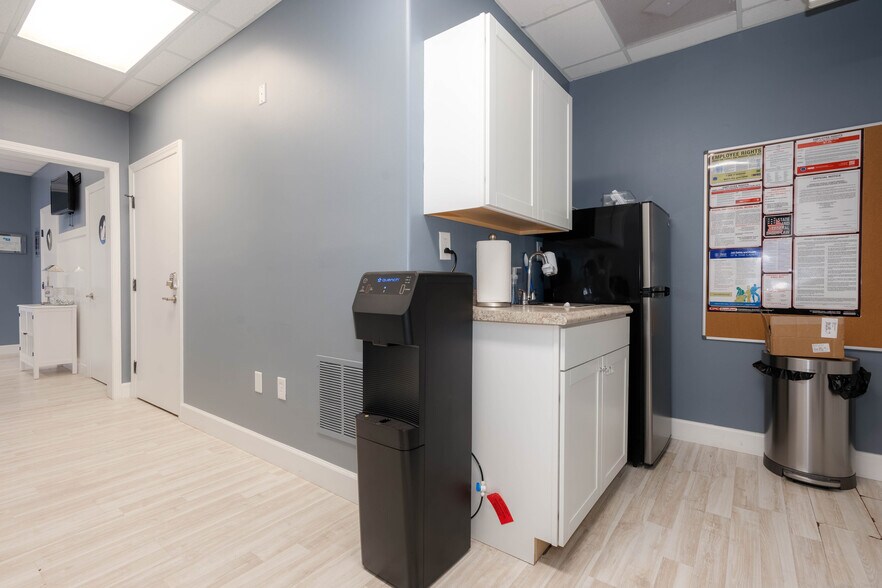 More Photos Of 3901 Mary Eliza Trce NW, Marietta Medical For Lease