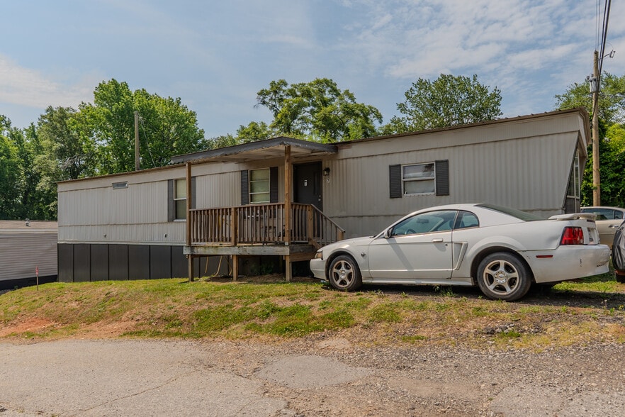 More Photos Of 923 W Lee Rd, Taylors Manufactured Housing Mobile Home Park For Sale