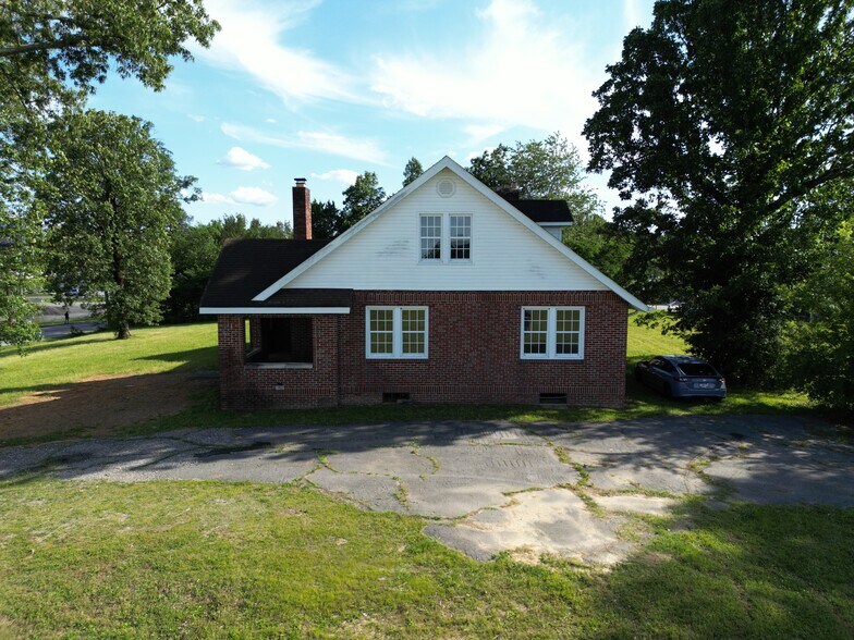 More Photos Of 1695 Mack Smith Rd, Rossville Showroom For Sale