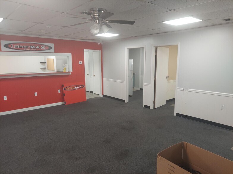 More Photos Of 180 E Burgess Rd, Pensacola Office For Lease