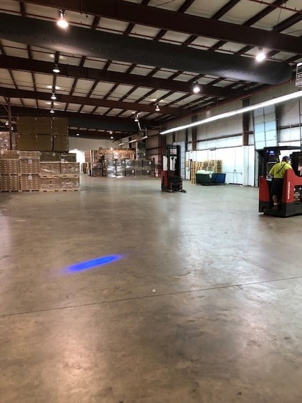 More Photos Of 911 J R Industrial Dr, Sanford Manufacturing For Lease