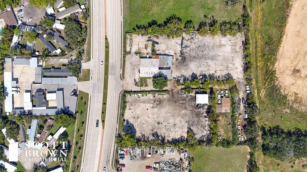 More Photos Of 2305 Fort Worth Dr, Denton Flex For Lease