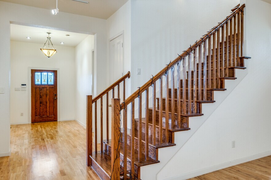 More Photos Of 2002 Moser Ave, Dallas Land For Sale