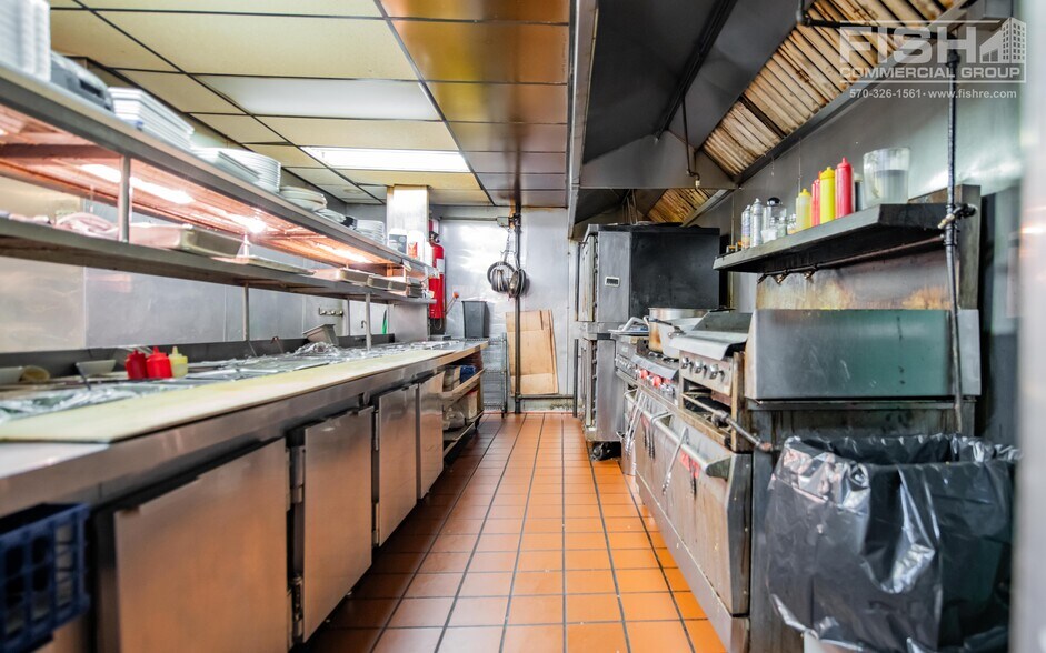 More Photos Of 204 Valley St, Williamsport Bar For Sale