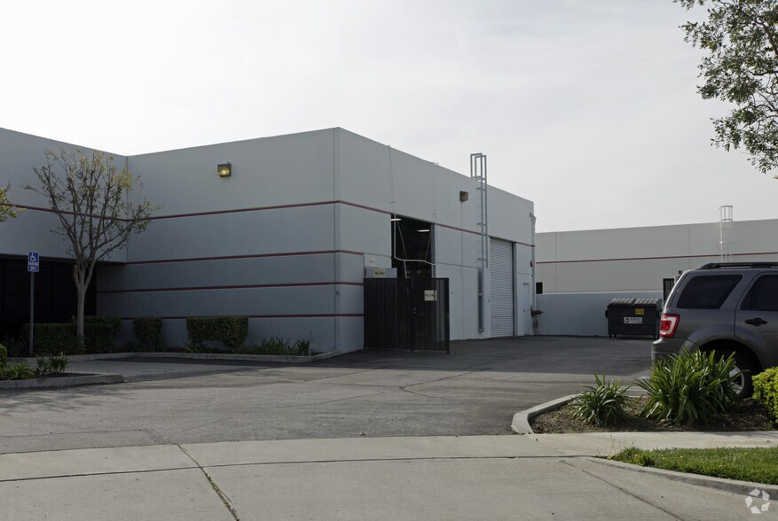 More Photos Of 10681 Pullman Ct, Rancho Cucamonga Warehouse For Lease