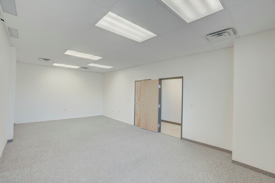 More Photos Of 2099 N Collins Blvd, Richardson Office For Lease