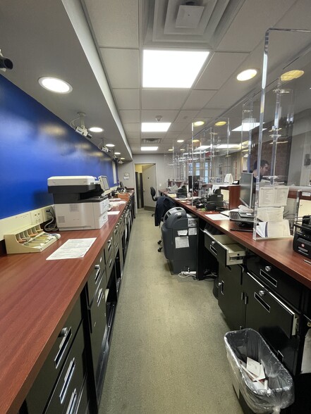 More Photos Of 40 Church St, White Plains Bank For Lease
