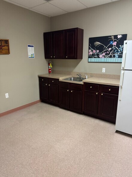 More Photos Of 1374 Whitehorse Hamilton Square Rd, Hamilton Medical For Sale