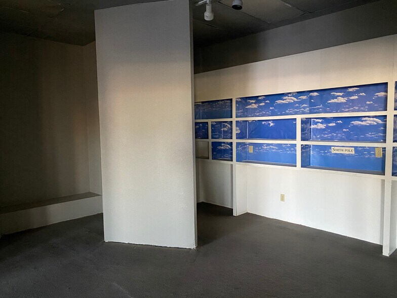 More Photos Of 4700 N Mesa St, El Paso Unknown For Lease