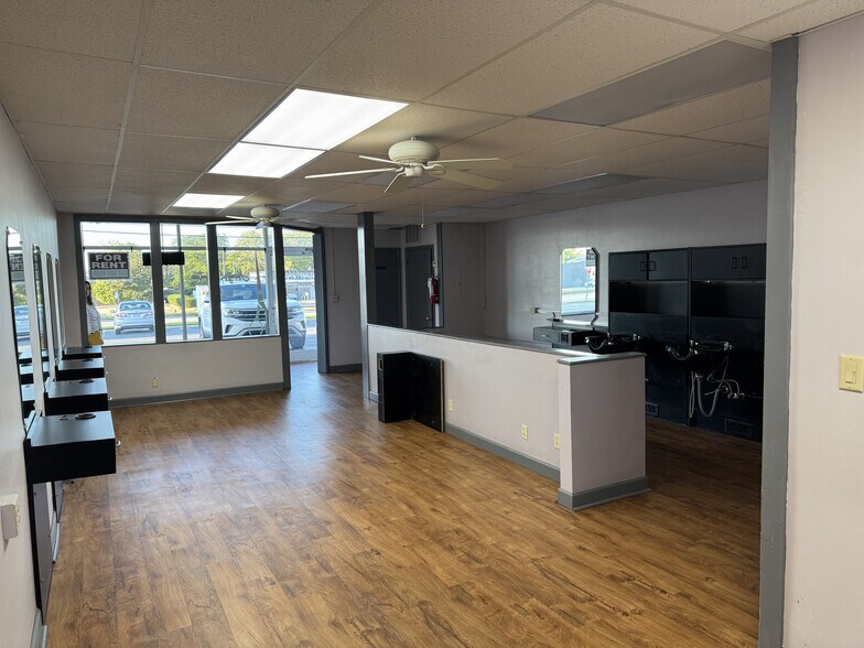 More Photos Of 1630 Schiller Ave, Cuyahoga Falls Office For Lease