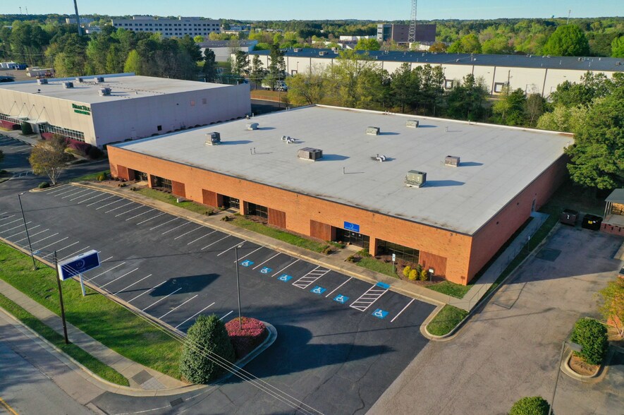 More Photos Of 2701-2709 Noblin Rd, Raleigh Light Distribution For Lease