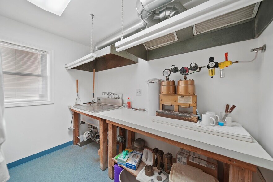 More Photos Of 3165 County Farm Rd, Jackson Medical For Sale