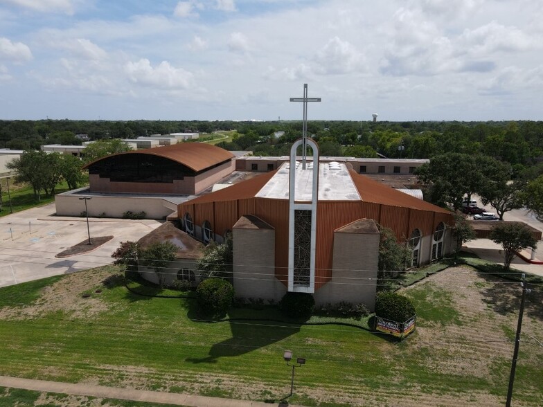 Primary Photo Of 1062 Fairmont Pky, Pasadena Religious Facility For Sale